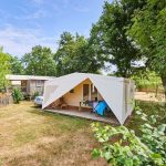 Camping avec bungalow toilé sur piloti en Vendée