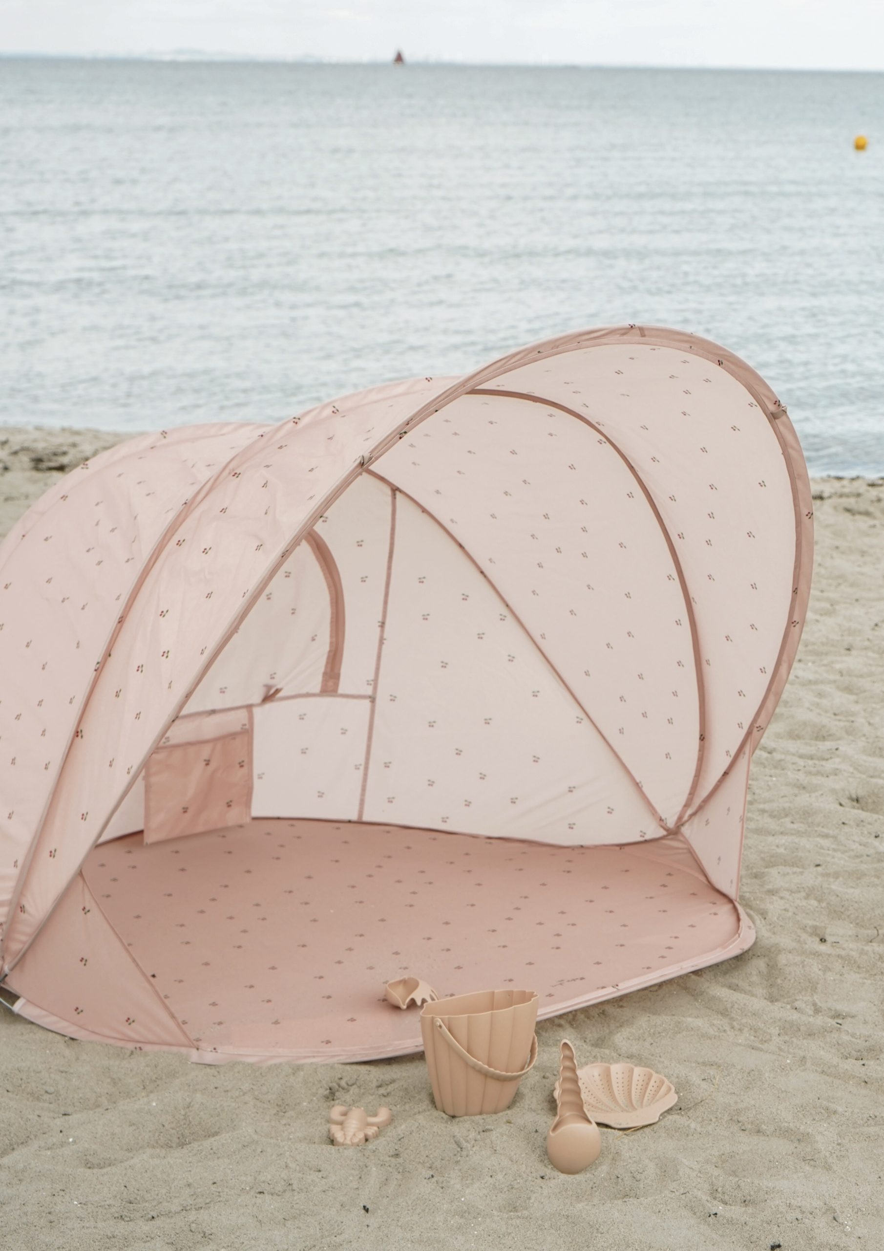 tente-de-plage-anti-uv-538scg-1.jpg Tente de plage anti uv Cherry Konges Slojd Kikou Concept Store – Image 1