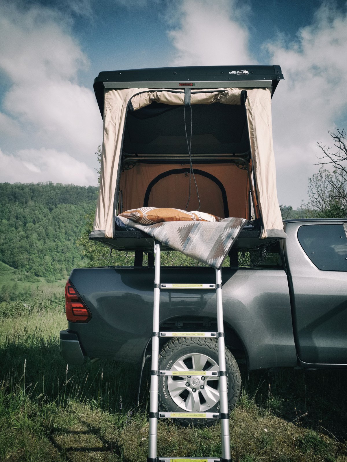 tente-pick-up-544tbu-1.jpg Comment choisir une tente de toit pour pick up ou 4x4 ? – Image 1